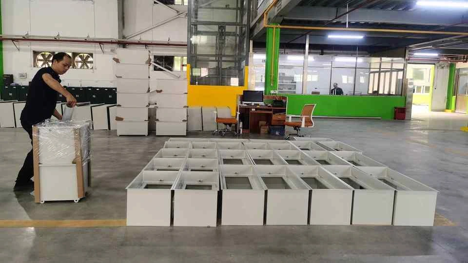 Yaningclean Facility Pass Box Assembling