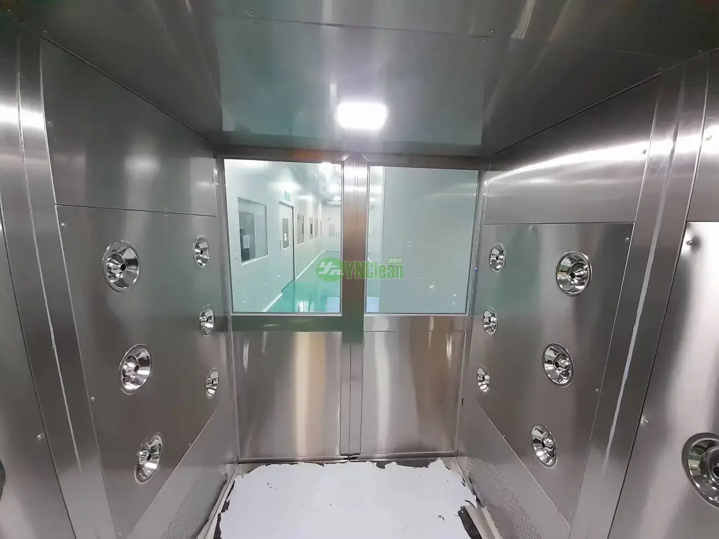 YNClean Project Case Cleanroom for food factory Air Shower Inside View 2
