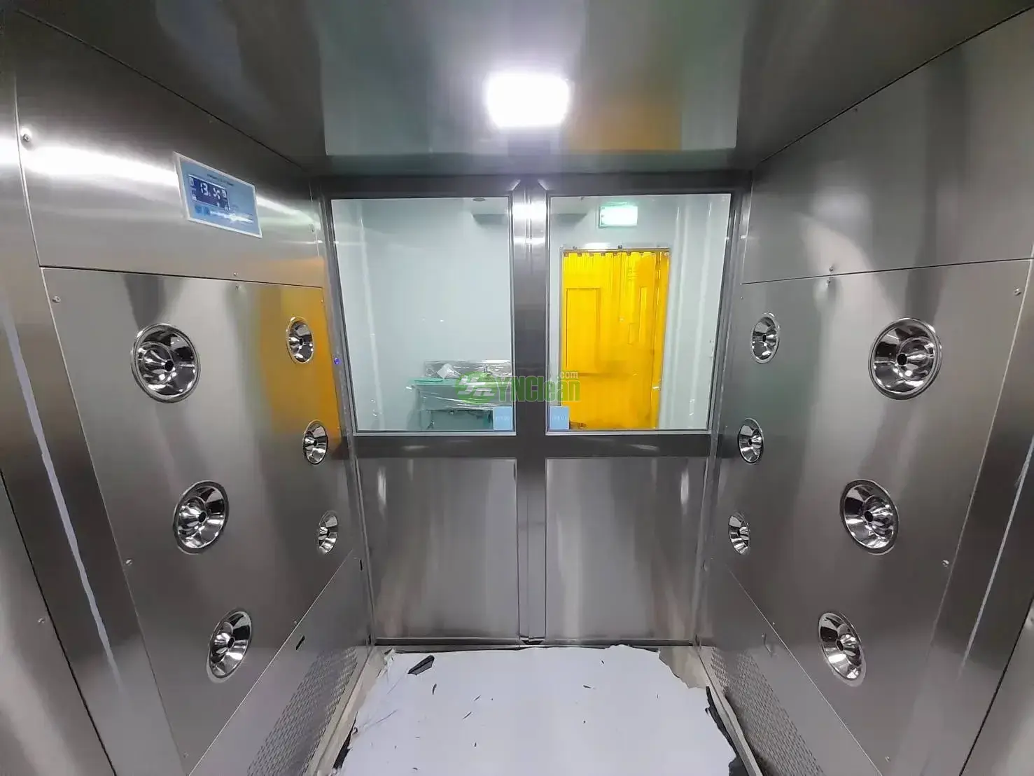 YNClean Project Case Cleanroom for food factory Air Shower Inside View